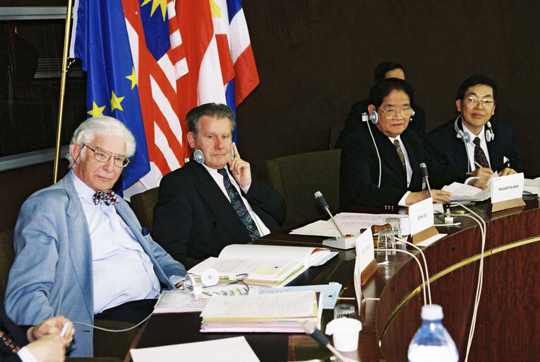 Fotografie 1: Asia - Europe Parliamentary  Partnership (ASEP) meeting in Strasbourg on April 1, 1996.