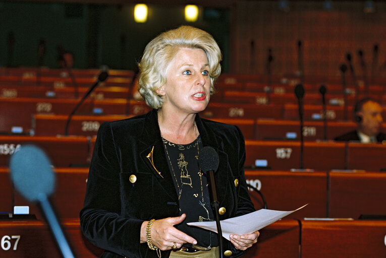 Fotografie 1: Karla M.H. PEIJS in plenary session at the EP in Strasbourg.