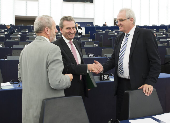 Fotografija 3: Gunther OETTINGER, Rainer WIELAND and Sean KELLY in the EP in Strasbourg