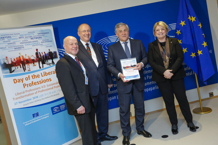 Fotó 11: Antonio TAJANI - EP President meets with Marina Elvira CALDERONE and Rudolf KOLBE - European Economic and Social Committee