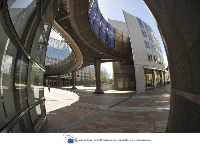 Foto 8: Buildings of the European Parliament in Brussels in 2009