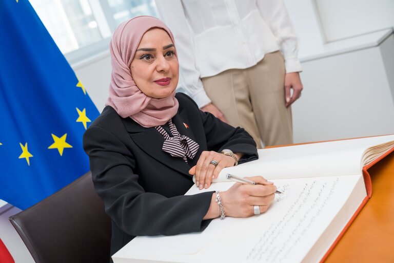 Roberta METSOLA, EP President meets with Fawzia ZAINAL, Speaker of House of Representatives of the Kingdom of Bahrain