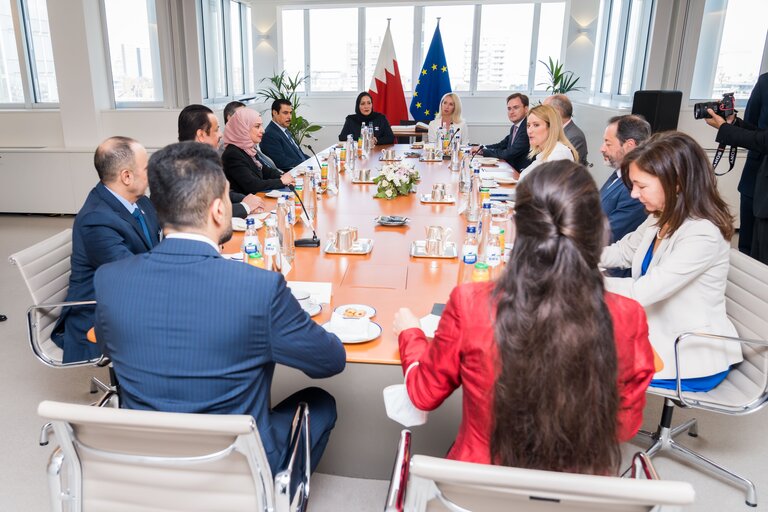 Roberta METSOLA, EP President meets with Fawzia ZAINAL, Speaker of House of Representatives of the Kingdom of Bahrain