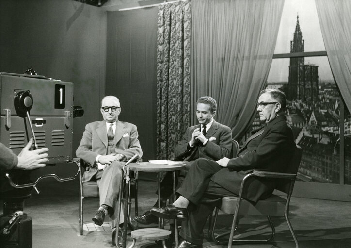 Jean DUVIEUSART in a TV studio