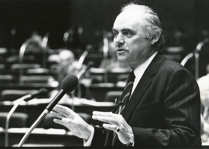 Portraits in the hemicycle in January 1978