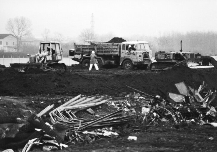 Foto 1: Visit to the ICMESA chemical manufacturing plant in Meda (Seveso), Lombardy, Italy, following the Seveso disaster disaster in July 10, 1976