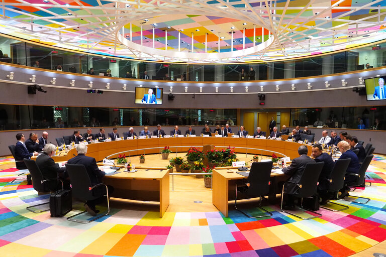 Photo 1 : Special meeting of the European Council ( Art.50 ) - Roundtable discussion