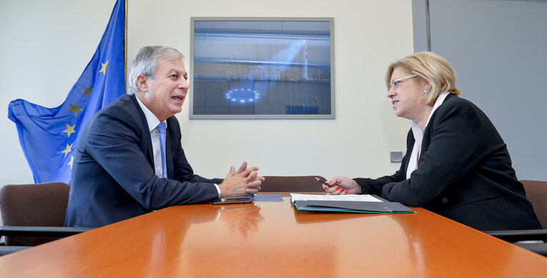 Fotó 1: Lefteris CHRISTOFOROU meets with Corina CRETU, EU Commissioner in charge of Regional Policy