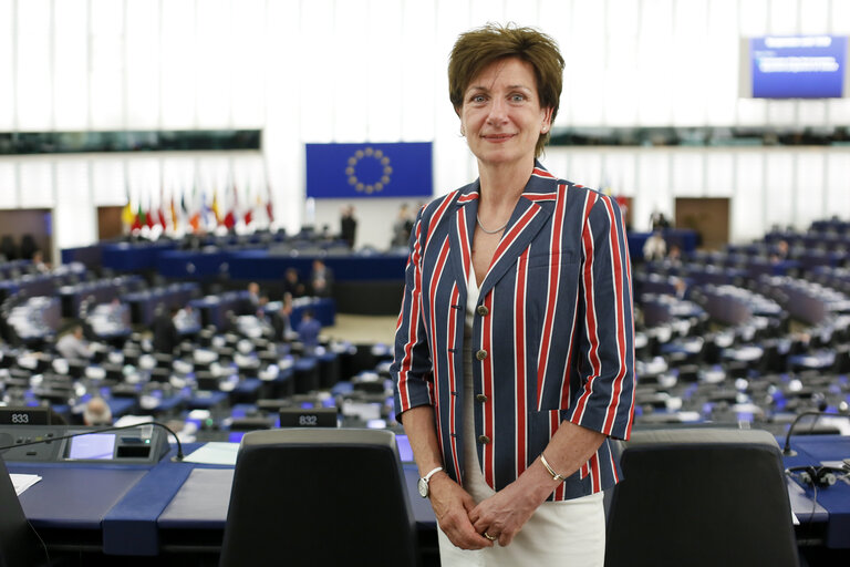 Diane JAMES in the EP in Strasbourg