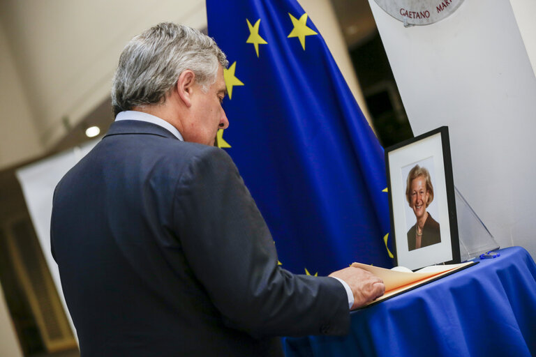 Antonio TAJANI, EP President, pays his respects to Former President of the European Parliament Nicole FONTAINE