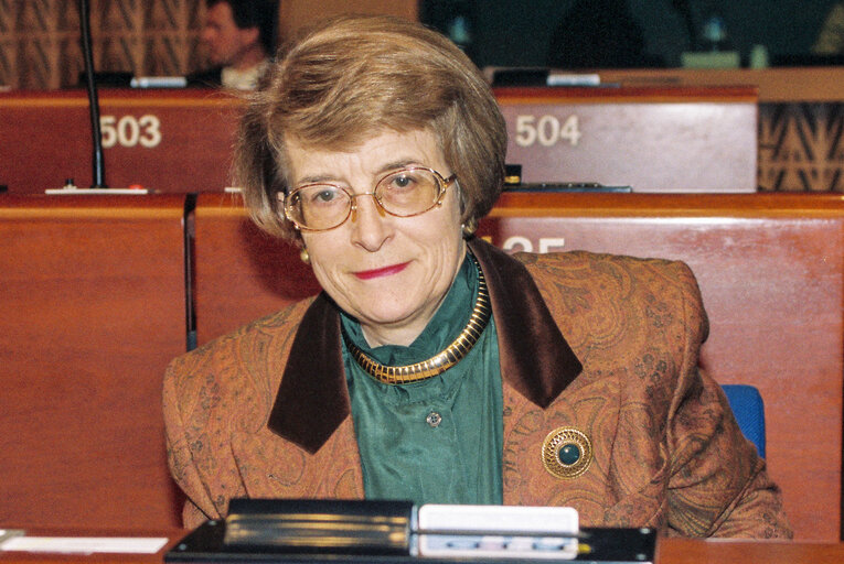 Fotografia 13: Marlene LENZ in plenary session in Strasbourg - March 1993