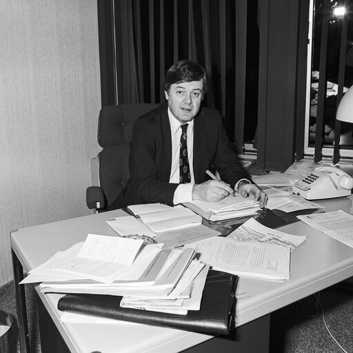 Portrait of the MEP Andrew PEARCE in Strasbourg in January 1984