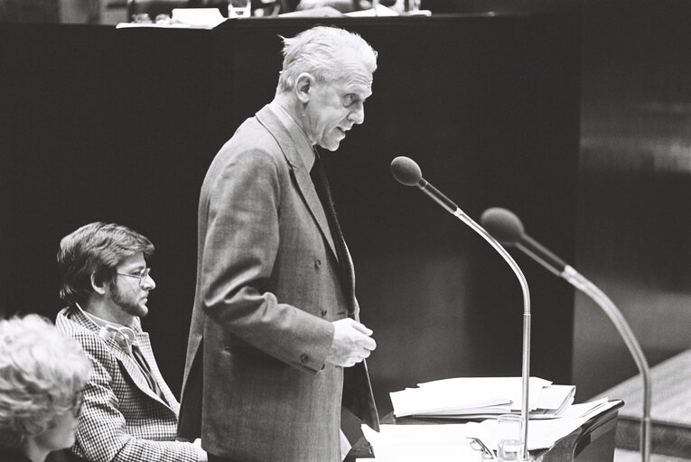 Portraits of Finn Olav GUNDELACH in a Luxembourg session