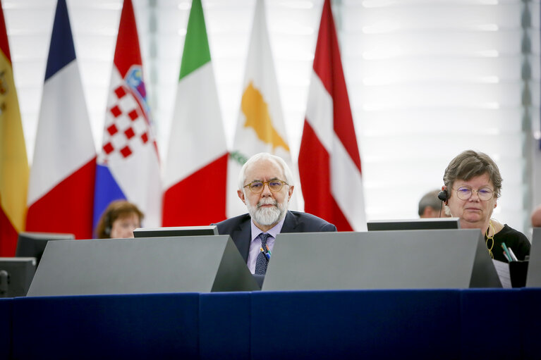 Fotografia 3: Farewell tribute to civil servant