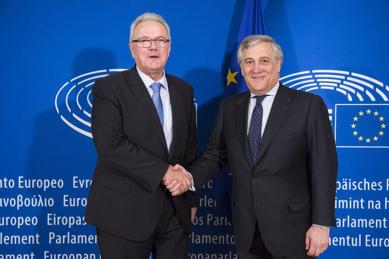 Fotografia 1: EP President meets with European Commissioner for International Cooperation and Development