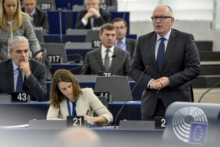 Fotografie 5: Plenary session week 51 2015 in Strasbourg - Preparation of the European Council meeting of 17 and 18 December 2015  Council and Commission statements