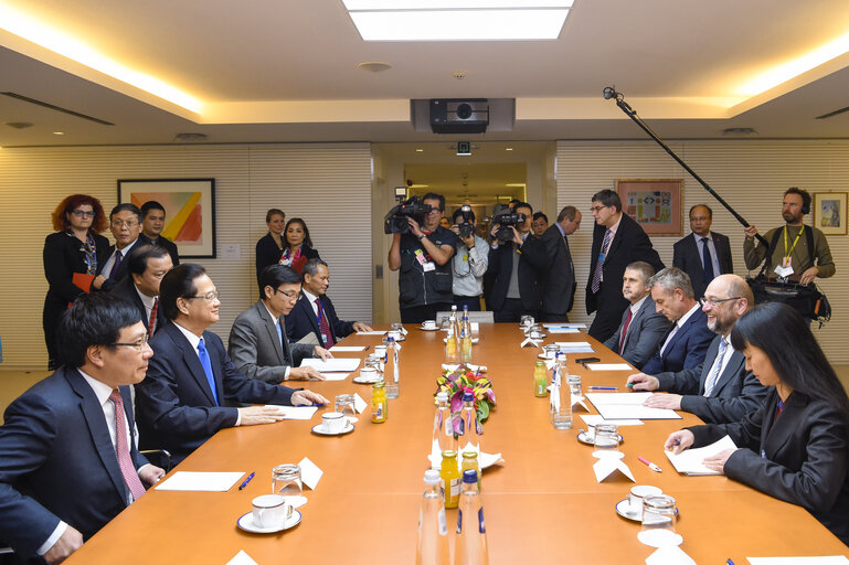 Suriet 1: Martin SCHULZ - EP President meets with Nguyen TAN DUNG - Prime Minister of Vietnam