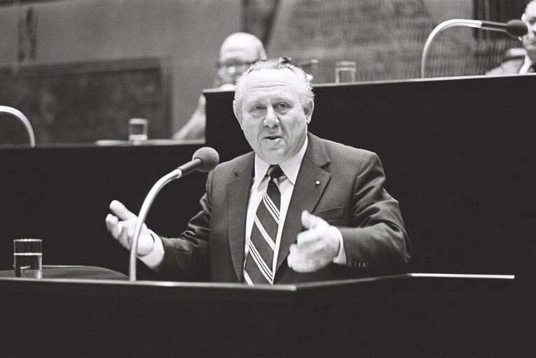 Portraits of Ludwig FELLERMAIER in a Luxembourg session