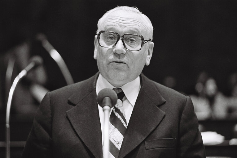 Gerhard FLAMIG during a session in Luxembourg in February 1977