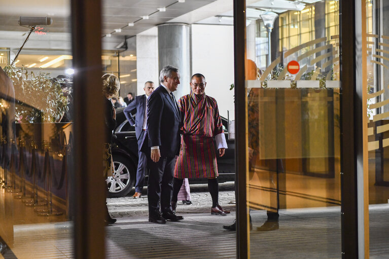 Fotografia 3: Visit of the prime minister of Bhutan. Official welcome.