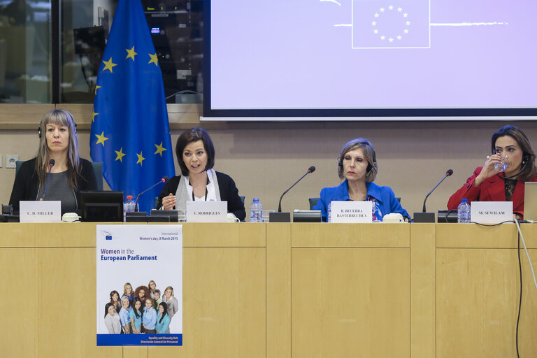 Fotó 7: DG COMM Seminar:  Empowering women and girls through education