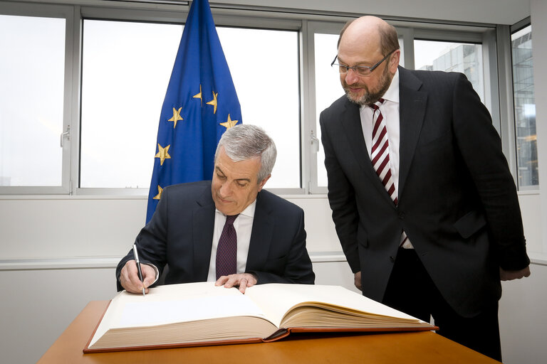 Martin SCHULZ - EP President meets with Calin POPESCU-TARICEANU - President of the Romanian Senate.