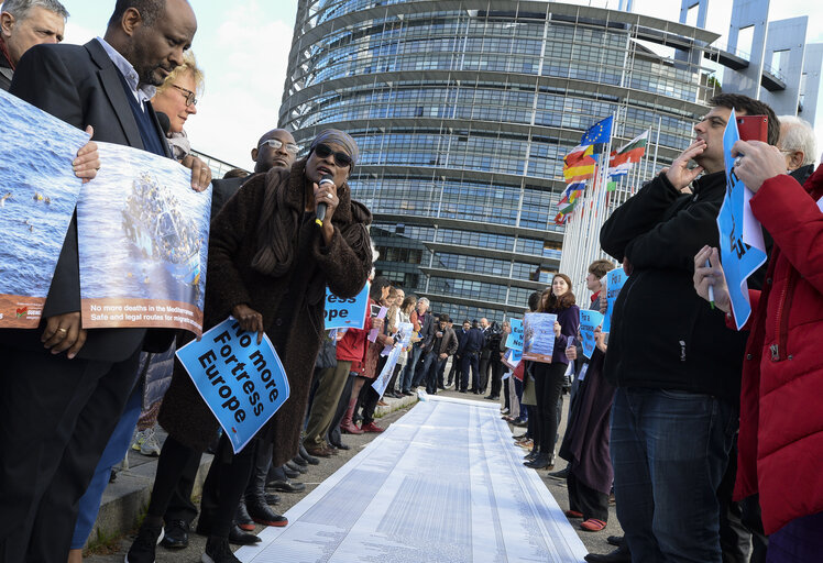 Fotografia 1: ' Migrants Lives Matter ' Demonstration in solidarity with the migrants crossing Mediterranean sea