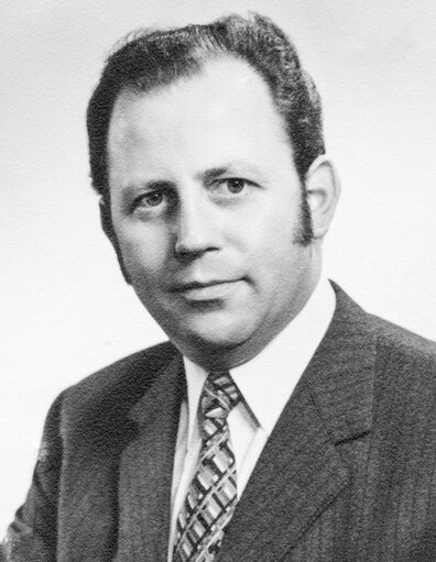 Portrait of MEP Jacques SANTER