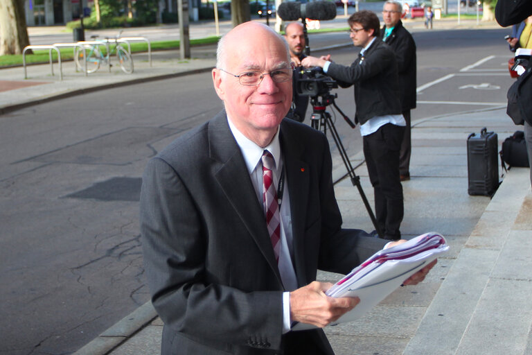 German president of the Bundestag, the lower house of parliament, Norbert LAMMERT (C), arrives the G7 Speakers Conference in the New City Hall in Leipzig. Opening of the meeting and discussion on Parliamentary Diplomacy