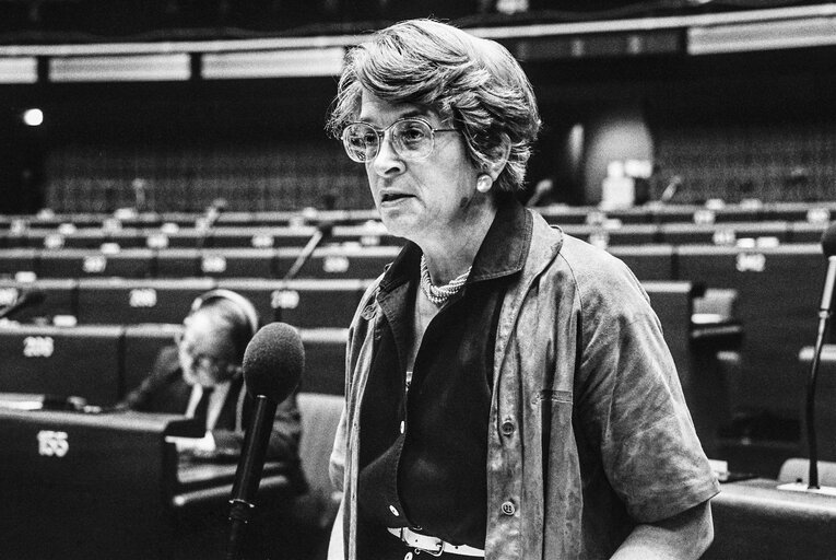 Foto 1: Marlene LENZ MEP during a session in Strasbourg in June 1986.