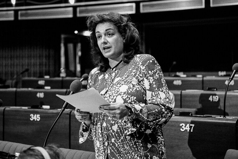 Foto 15: The MEP Marietta GIANNAKOU-KOUTSIKOU during a session in Strasbourg in June 1986.