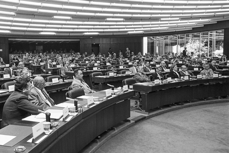 Fotografia 23: Death of Altiero SPINELLI - Homage during a meeting of the Committee on Institutional Affairs in Strasbourg in presence of EP President and EC President