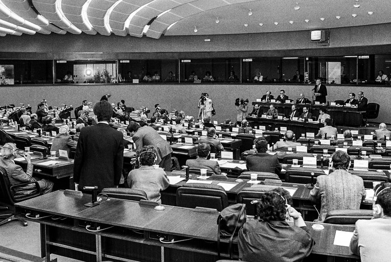 Fotografia 2: Death of Altiero SPINELLI - Homage during a meeting of the Committee on Institutional Affairs in Strasbourg in presence of EP President and EC President