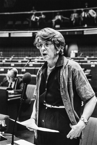 Φωτογραφία 2: Marlene LENZ MEP during a session in Strasbourg in June 1986.