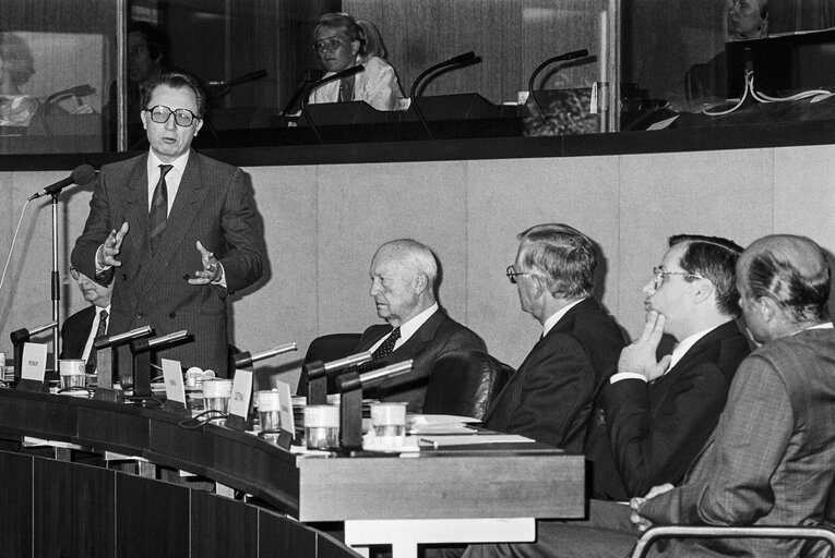 Photo 14: Death of Altiero SPINELLI - Homage during a meeting of the Committee on Institutional Affairs in Strasbourg in presence of EP President and EC President