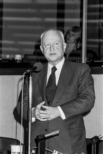 Photo 9: Death of Altiero SPINELLI - Homage during a meeting of the Committee on Institutional Affairs in Strasbourg in presence of EP President and EC President