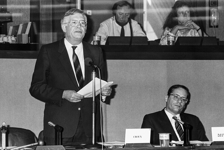 Photo 7: Death of Altiero SPINELLI - Homage during a meeting of the Committee on Institutional Affairs in Strasbourg in presence of EP President and EC President