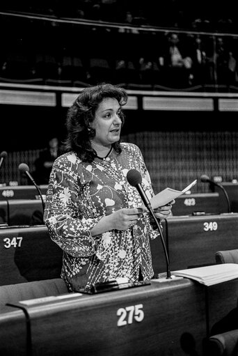 Φωτογραφία 17: The MEP Marietta GIANNAKOU-KOUTSIKOU during a session in Strasbourg in June 1986.