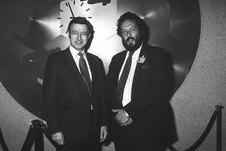 Portrait of MEP Peter PRICE with a guest