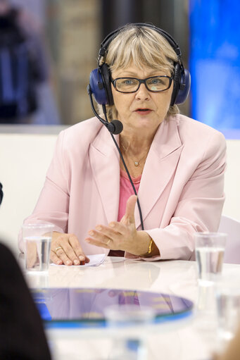 Photo 5 : Euranet plus debate - Citizen's corner