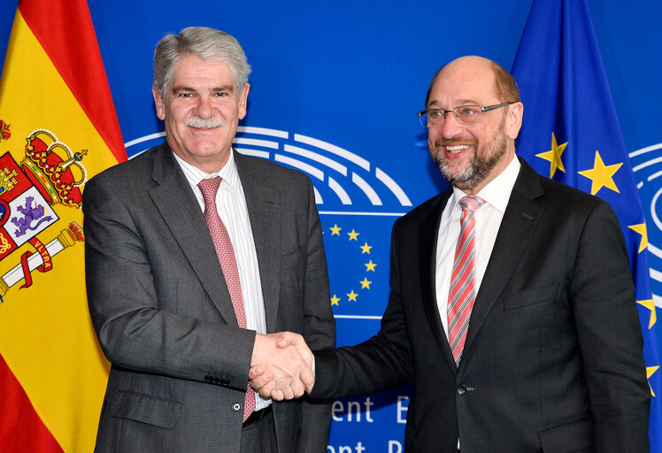 Fotografie 2: Martin SCHULZ - EP President meets with Alfonso DASTIS QUECEDO - Spanish Foreign Affairs Minister