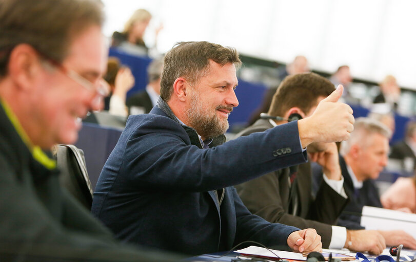 Valokuva 1: MEP Jozsef NAGY in plenary session Week 50 2016 in Strasbourg