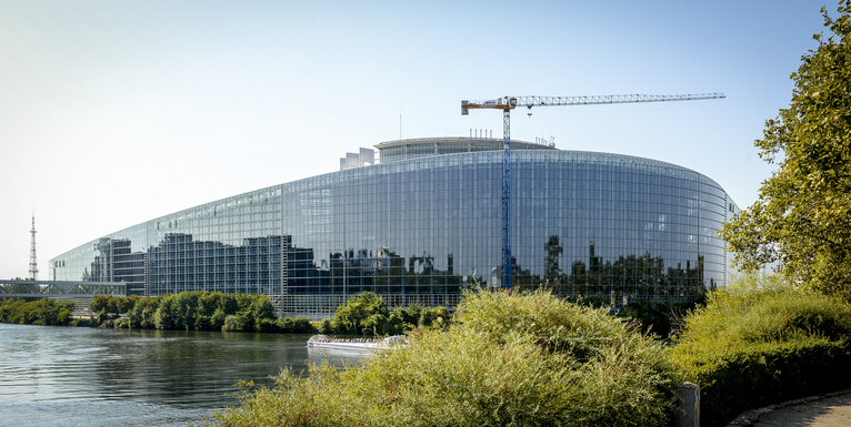 Rehabilitaition of the roof of EP building in Strasbourg from the dock of Ill river