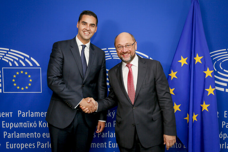 Zdjęcie 1: Martin SCHULZ - EP President with Maltese Parliamentary Secretary  for EU funds and 2017 Presidency, Ian BORG