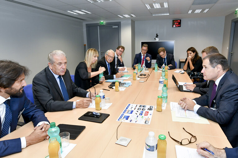 Foto 7: Dimitris AVRAMOPOULOS meets with ED Frontex LEGGERI and SK MOI KALINEK