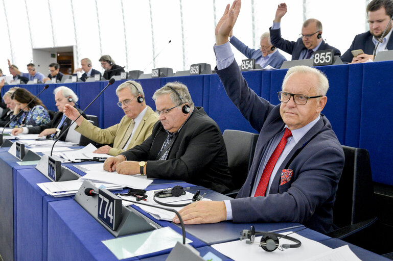 Fotografija 4: Boles?Çaw Grzegorz PIECHA in plenary session week 37 2016 in Strasbourg