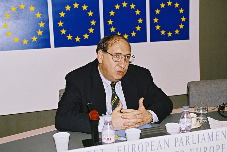 Press conference in October 1994