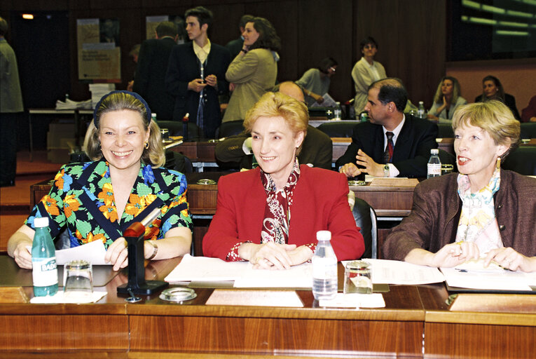 Viviane REDING and Erna HENNICOT-SCHOEPGES in a meeting at the EP in Strasbourg