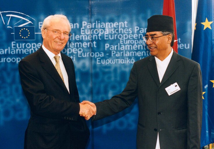 EP Vice-President James PROVAN meets with M. Sher BABHADUR DEUBA, Prime Minister of Nepal, in Brussels