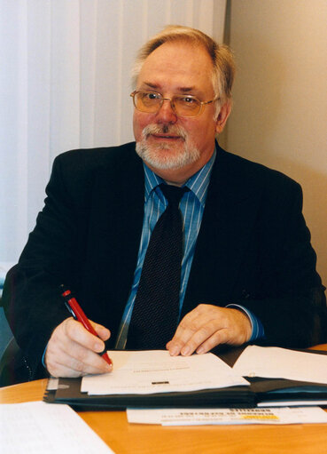 Portrait of Helmut KUHNE at the EP in Brussels.